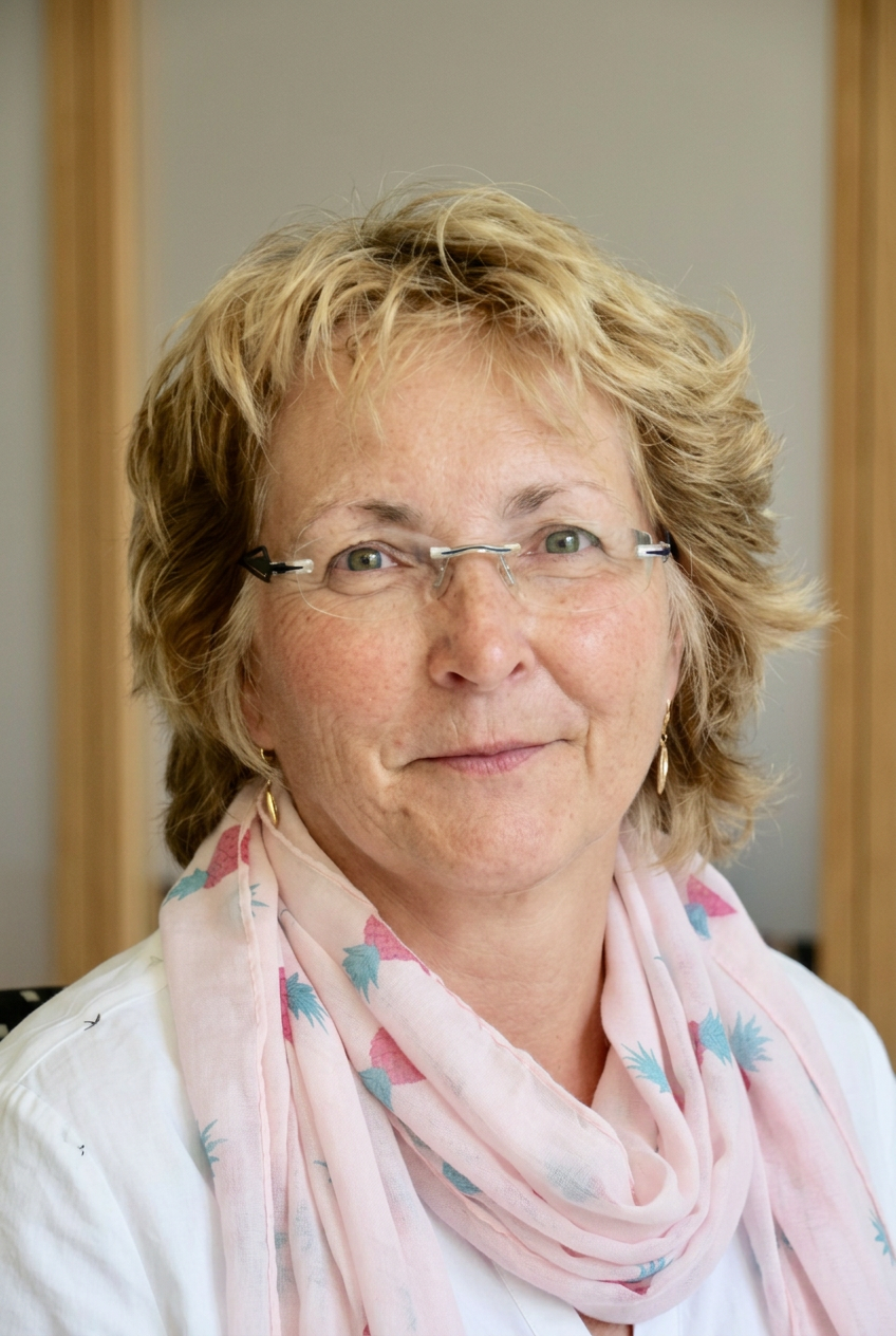 Christiane Koch, Steuerfachangestellte