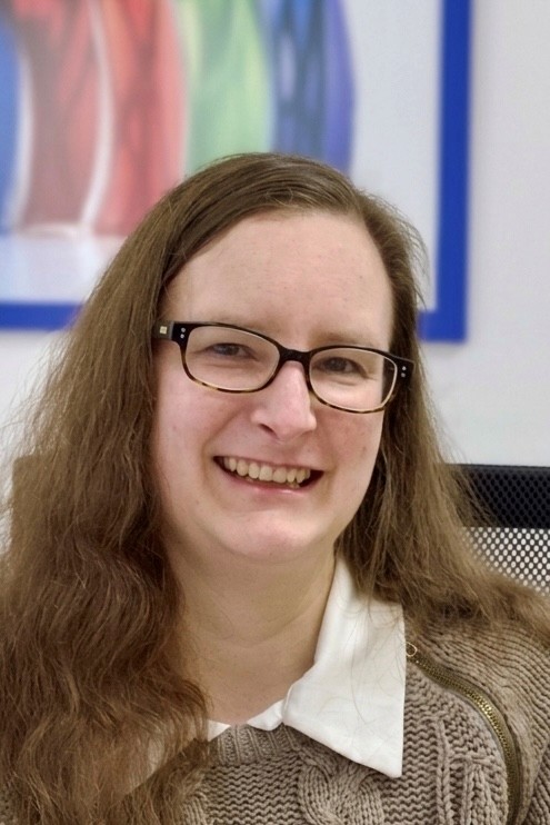 Julia Krzysztofik, Steuerfachangestellte